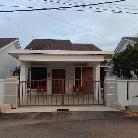Friendly Homestay Malacca エクステリア 写真